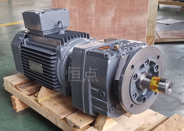 RF47系列減速機配直聯電機，立式安裝 輸出法蘭+軸 實物圖