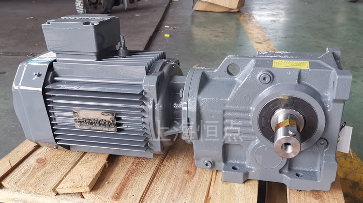 K67減速機 M2安裝方式 配普通電機輸入 右側單軸B輸出 實物圖