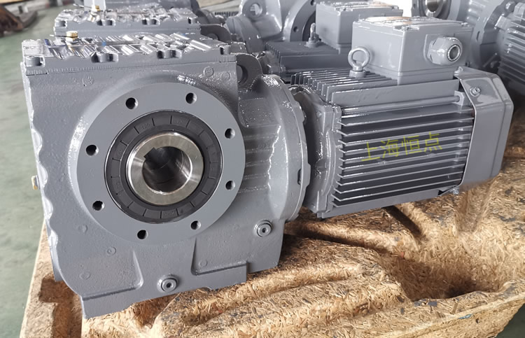 SA77系列減速機輸入配電機，輸出通孔，常用件實物圖