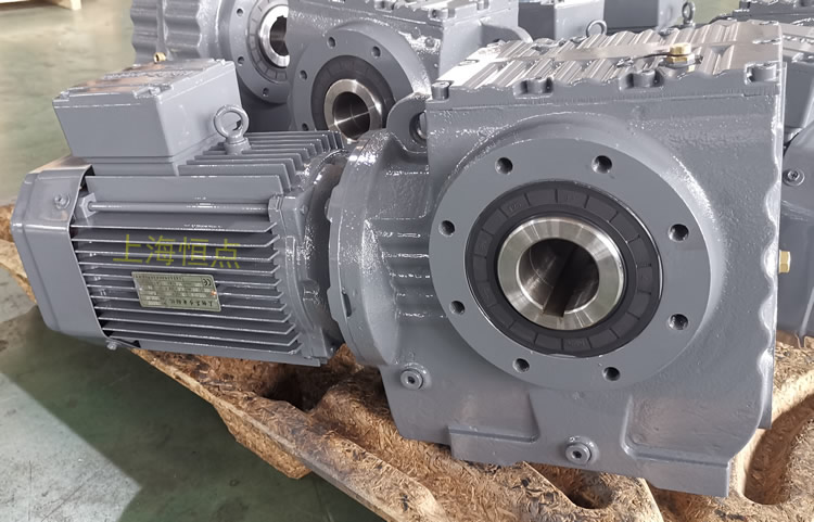 SA77系列減速機輸入配電機，輸出通孔，常用件實物圖